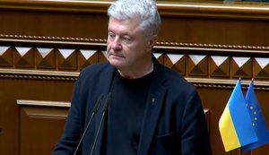 Порошенко закликав владу ухвалити рішення для посилення оборони
