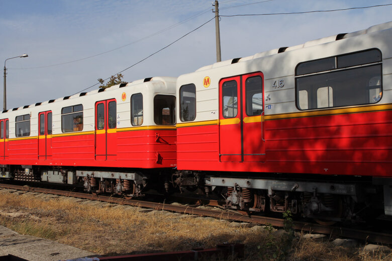 Київ отримав ще 12 варшавських вагонів метро 02