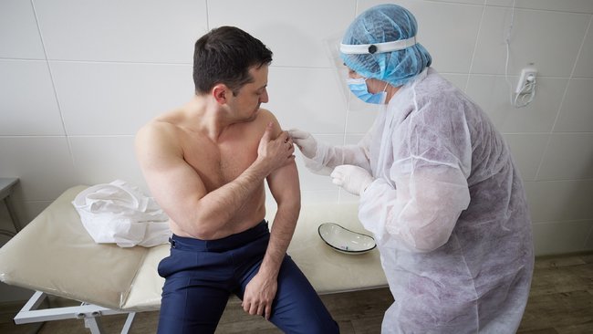 Zelenskyi vaccinated against COVID-19 with Oxford/AstraZeneca vaccine 01