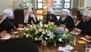 Священний синод ПЦУ відбувається на території Софійського собору в Києві. ФОТОрепортаж
