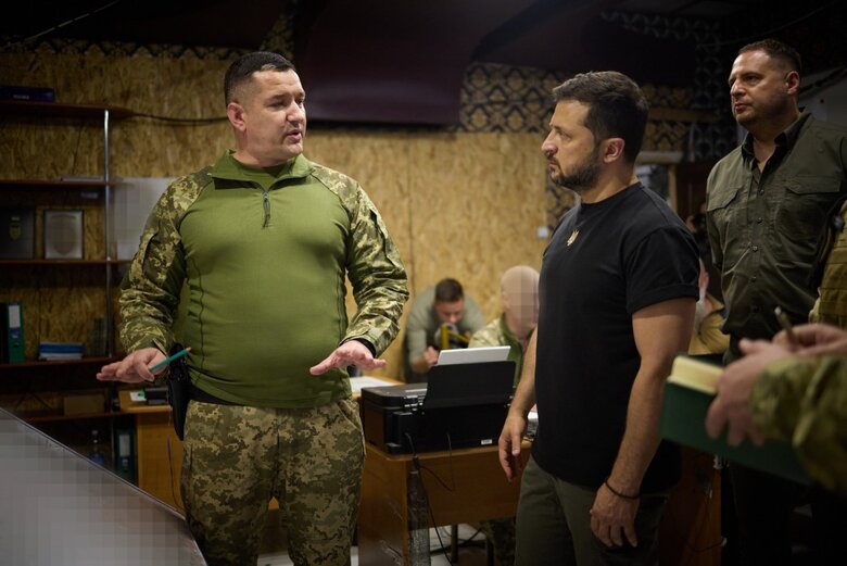 Зеленський відвідав бригади, які захищають Україну на Донецькому напрямку 05