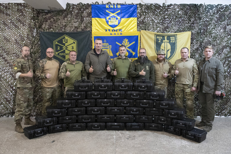 Віталій Кличко привіз військовим допомогу