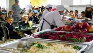 Хто і як годує Україну: розпочинаємо велике дослідження системи соціального харчування