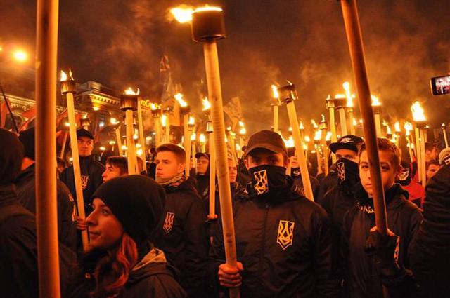Националисты провели в Киеве Марш Славы Героев 30