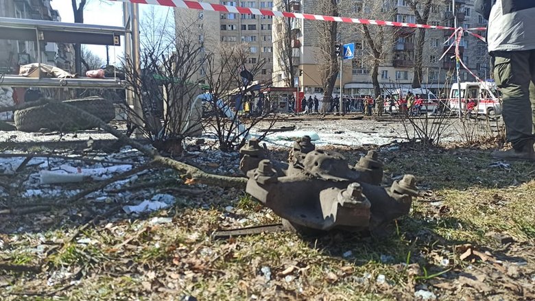 Наслідки падіння збитої російської крилатої ракети на Куренівку в Києві 27 Наслідки падіння збитої російської крилатої ракети на Куренівку в Києві 27