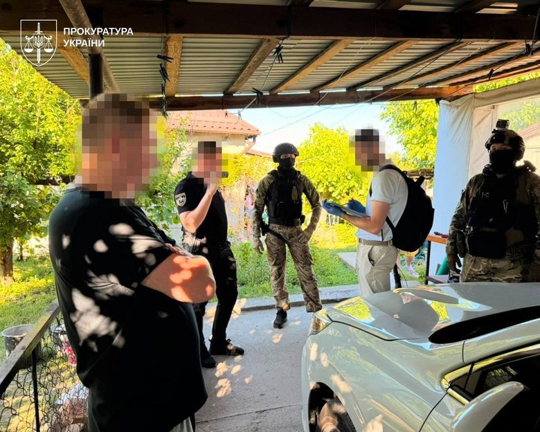 нападение на волонтера