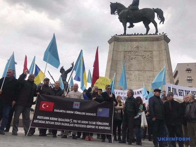 Митинг против оккупации Крыма прошел в Анкаре 05