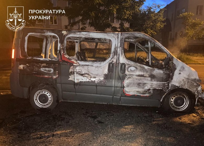 Уродженець Криму спалив два автомобілі у Шевченківському районі