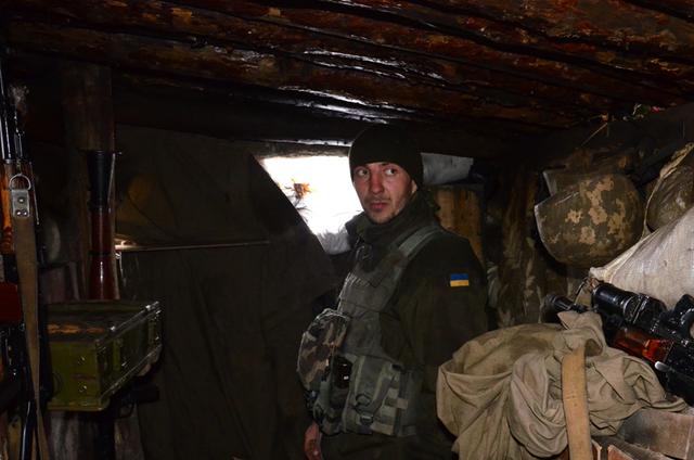 Бойовики обстріляли житлові райони Красногорівки 05
