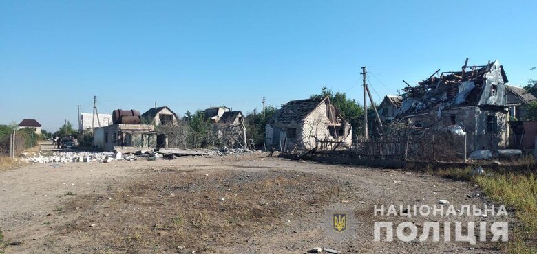 Наслідки російських обстрілів Миколаєва та області: пошкоджені будинки та підприємства, - Нацполіція 03