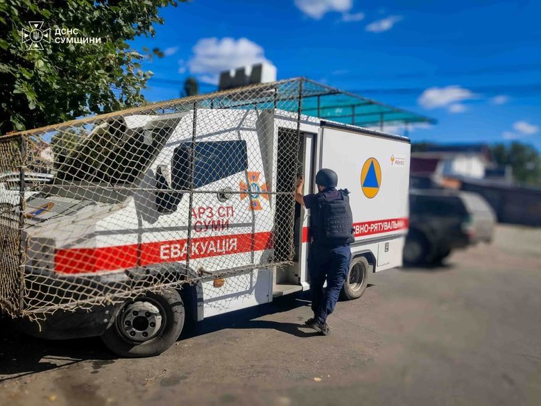 Російські БпЛА атакували дизель-поїзд: загорілися локомотив і вагон, є постраждалі