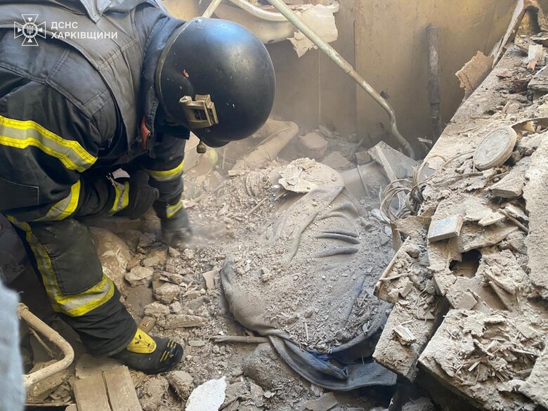 Наслідки обстрілу Вовчанська 27 квітня
