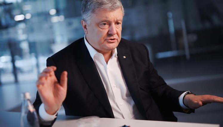 Суд обязал НАБУ открыть производство против Порошенко и Климкина