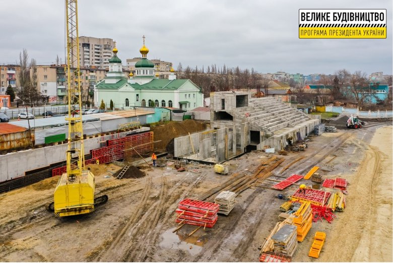 На стадионе Металлург в Новомосковске создают новое поле и трибуны 01