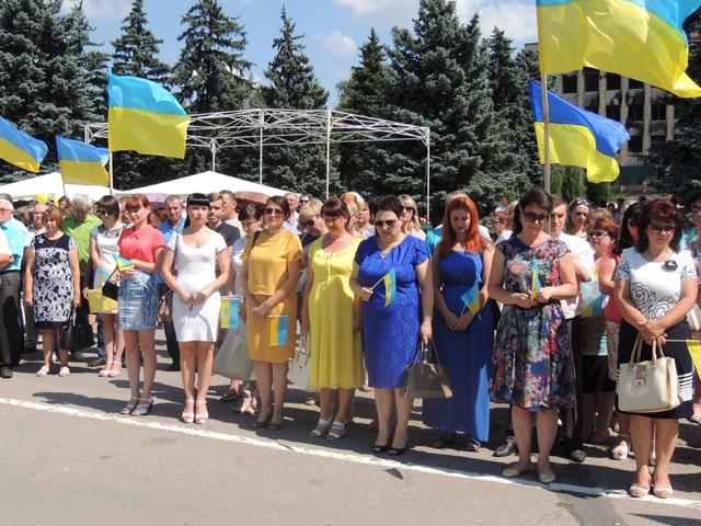 Жителі Торецька відзначили третю річницю визволення міста 03 Жителі Торецька відзначили третю річницю визволення міста 03