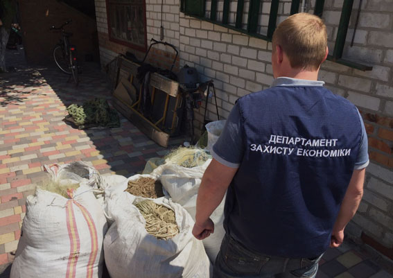 На Полтавщине разоблачены должностные лица Госагентства рыбного хозяйства, организовавшие незаконный вылов рыбы в промышленных масштабах, - Нацполиция 03 На Полтавщине разоблачены должностные лица Госагентства рыбного хозяйства, организовавшие незаконный вылов рыбы в промышленных масштабах, - Нацполиция 03