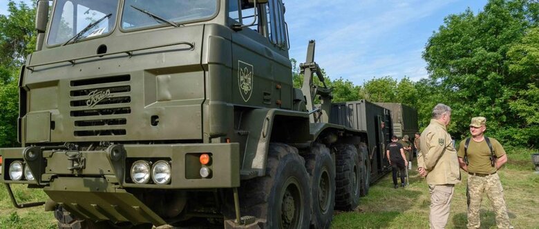 Десантники на Донеччині отримали тягач Foden та мобільний шиномонтаж 01