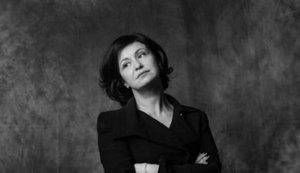 Собственница "Экспресс-маникюра" Липивская-Эргюль претендует на пост вице-премьера - главы Минстратегпрома