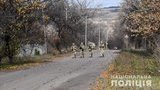 "Ми своїх громадян не залишимо", - поліція в посиленому режимі забезпечує правопорядок у Золотому-4. ВІДЕО+ФОТОрепортаж