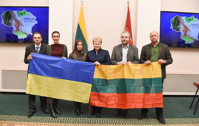 Волонтер із Литви Йонас Охман: Ми допомагаємо Україні не тільки з любові до українців. Таким чином ми захищаємо себе 02