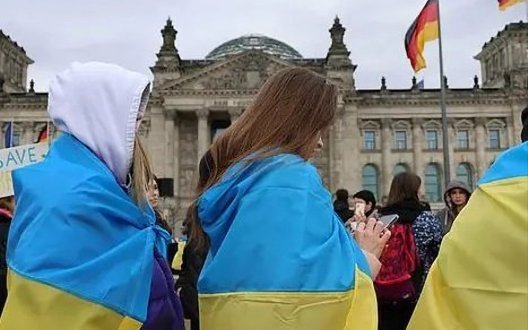 Притулок у Німеччині: кількість клопотань від українців скоротилася більш ніж удвічі