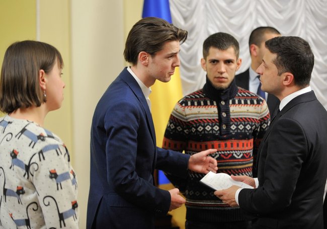Ukrainian president meets with Euromaidan participants 05