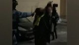 "Я тебе зараз в’#бу, п#дар! Ти що, бл#дь!" - омонівець побив журналіста під час протестів у Москві. ВIДЕО