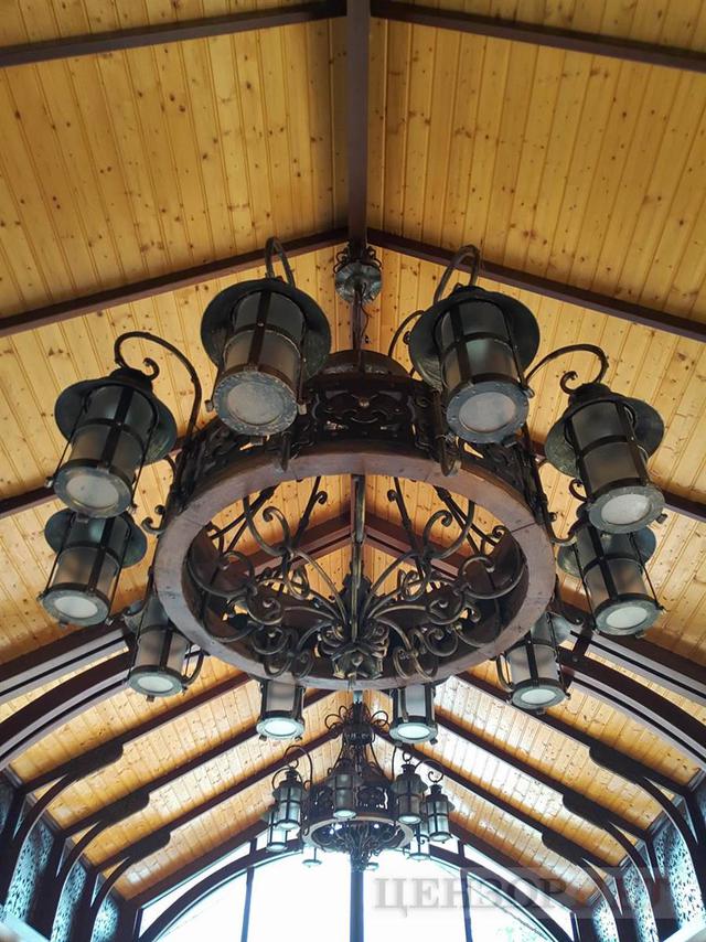 Hunting home of fugitive president Yanukovych: trophy from Lukashenko and guards shooting club 13 Hunting home of fugitive president Yanukovych: trophy from Lukashenko and guards shooting club 13