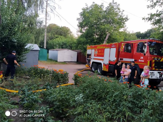 Двоє людей загинули під час пожежі в 5-поверхівці в Яготині на Київщині, - ДСНС 01