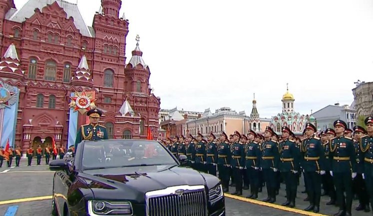 Парад в Москве в этом году может стать самым скромным за всю историю, - CNN