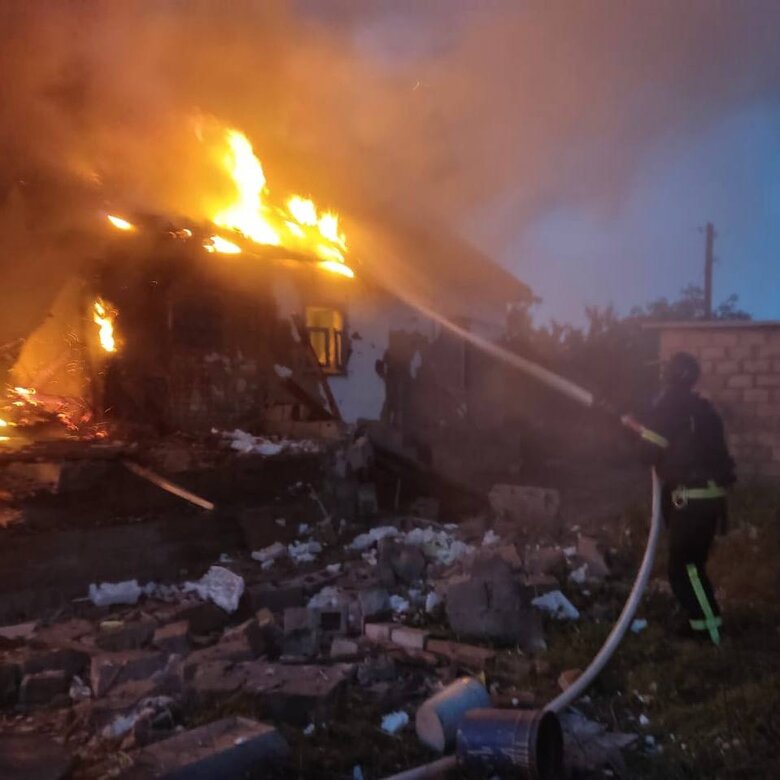 Наслідки атаки шахедів на Нікополь