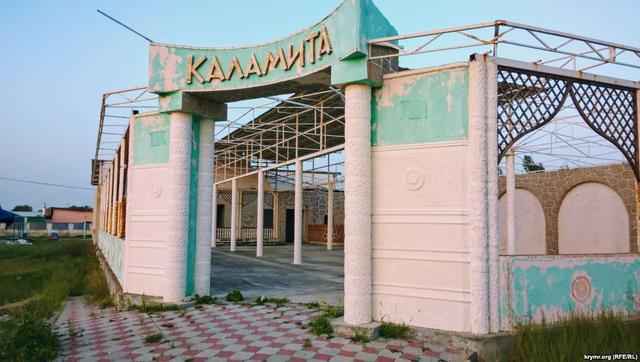 Бархатный сезон: пустые пляжи в оккупированном Крыму 04