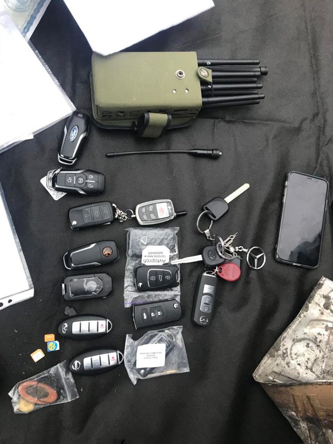Масові викрадення авто: хто допомагає злочинцям опинитися на волі 06