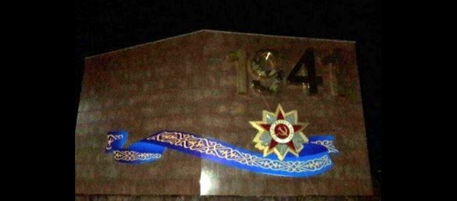 У Казахстані з Обеліска Слави прибрали георгіївські стрічки 02