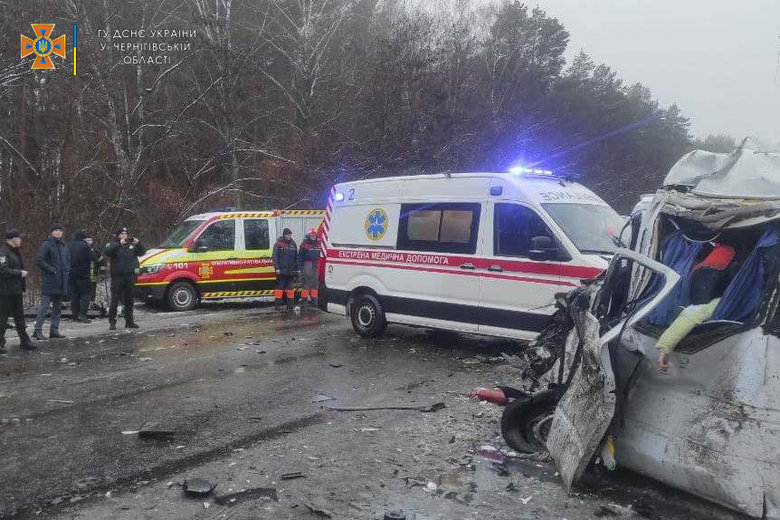 11 killed in bus and truck collision in Chernihiv region 14