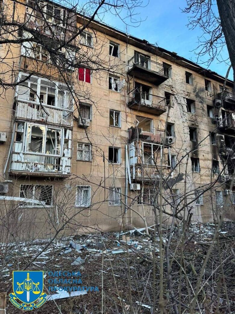 Night attack by UAVs in Odesa: 3 people were injured, house and a car were damaged 02