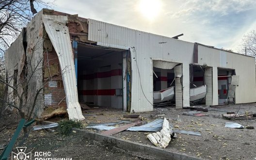 Пожежно-рятувальну частину пошкоджено внаслідок удару РФ по Миколаївці на Донеччині. ФОТОрепортаж