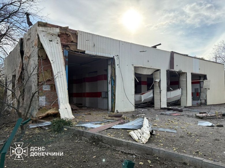 Повреждена пожарная часть в Донецкой области