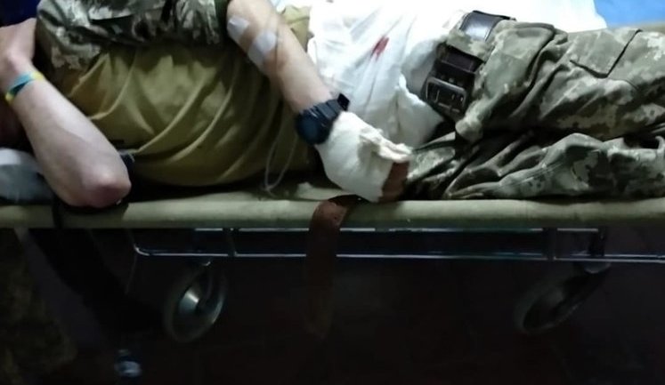 Корчинская обнародовала фото раненного на Донбассе воина: "Оккупанты безнаказанно обстреливают украинские позиции". ФОТО