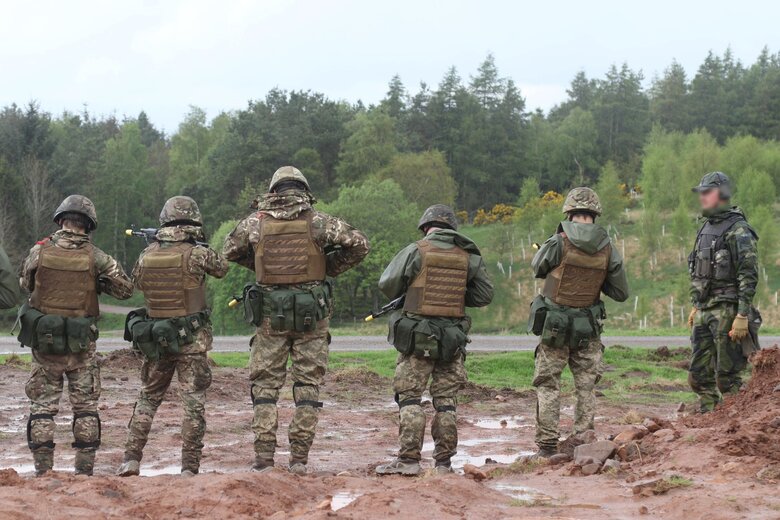 Інструктори зі Швеції навчають у Британії військових ЗСУ 14 Інструктори зі Швеції навчають у Британії військових ЗСУ 14