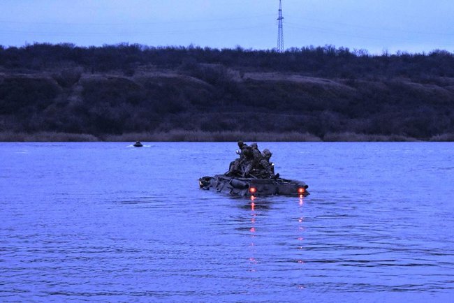На Николаевщине прошли учения подразделений Десантно-штурмовых войск 09