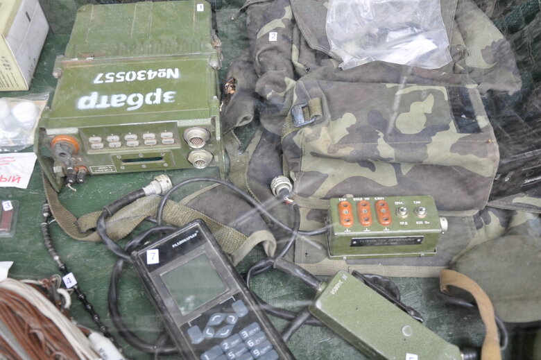 Кресло-катапульта, образцы снарядов и личные вещи рашистов: На Андреевском спуске открылась благотворительная выставка Спротив-2022 83 Кресло-катапульта, образцы снарядов и личные вещи рашистов: На Андреевском спуске открылась благотворительная выставка Спротив-2022 83