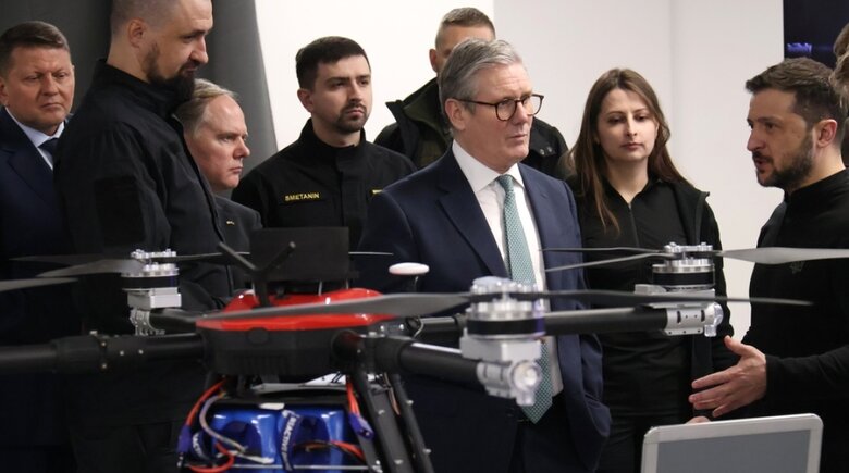Zelenskyy showed Starmer Ukrainian drones in Kyiv on January 16