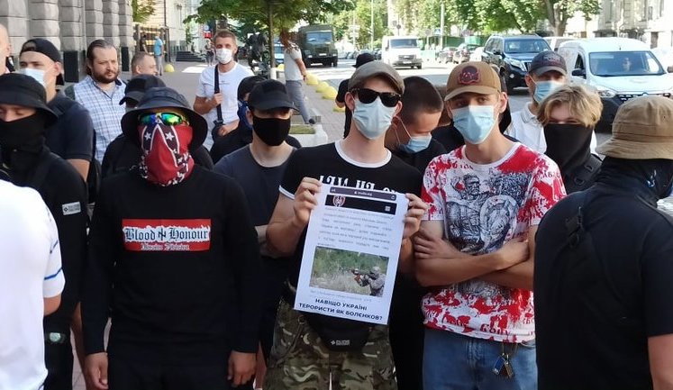 Националисты и анархисты митинговали под СБУ за и против депортации белорусского активиста Боленкова. ВИДЕО+ФОТОрепортаж
