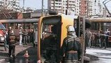 В Киеве маршрутка перевернулась после столкновения с трамваем. ФОТОрепортаж.