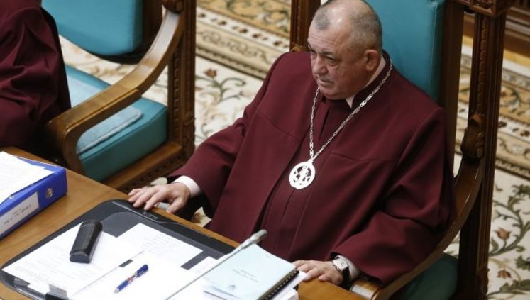 Суддя КС Мойсик не має наміру йти у відставку: "Я не вважаю, що хоч на йоту щось порушив"