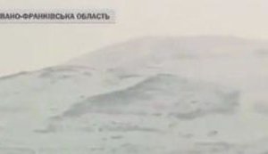 Карпаты уже завалило снегом по колено. ВИДЕО