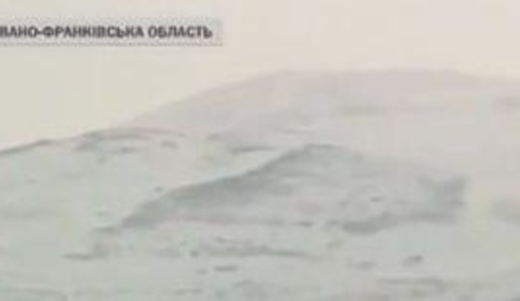 Карпаты уже завалило снегом по колено. ВИДЕО