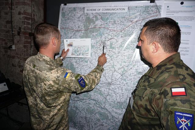 Литовско-польско-украинская бригада в рамках учений Драгон - 2017 проводит командно-штабную тренировку 06