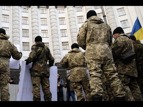Чому військових мають судити військові? 04